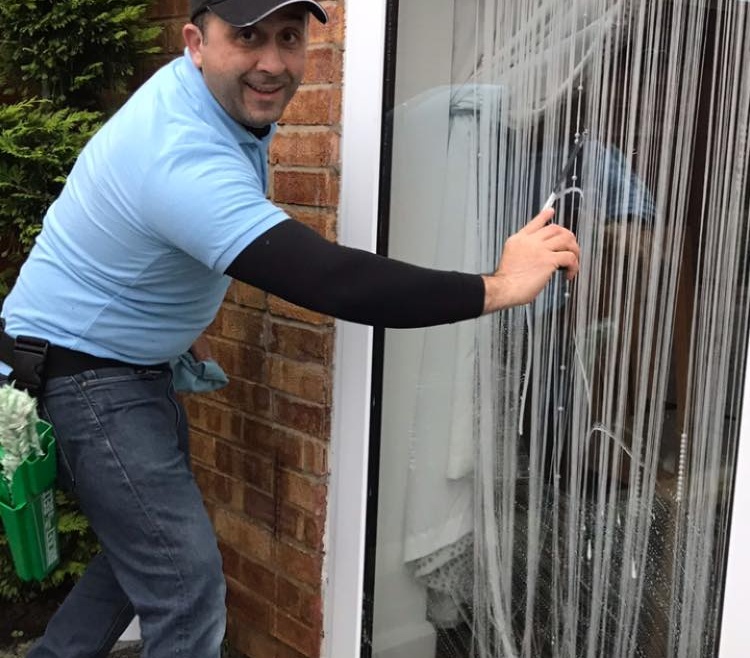 Professionals Deliver Excellent Window Cleaning Results by Using Water-Fed Poles